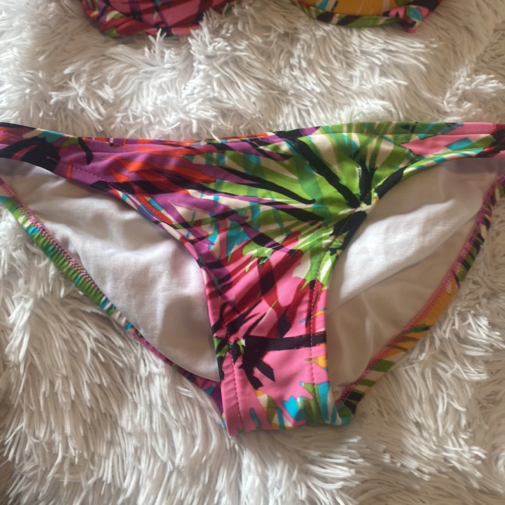 Bikini set - Picture 4 of 9